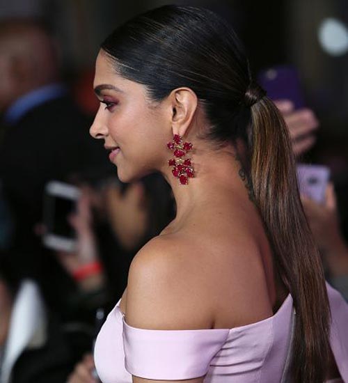 deepika padukone arklio uodega