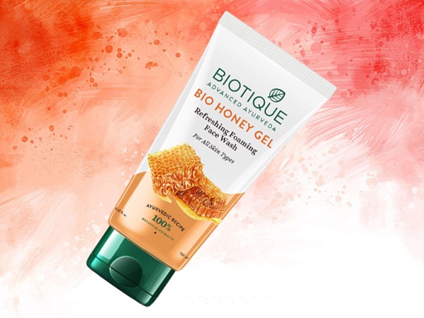 „Biotique Bio Honey Gel“ gaivinantis putojantis veido prausiklis