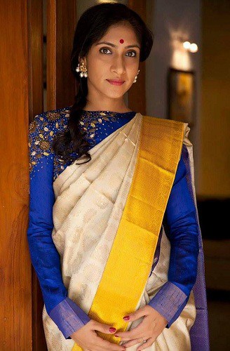 Kerala Saree su mėlyna palaidine