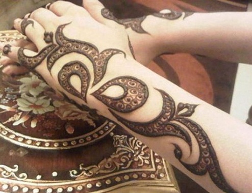 Naujausias „Shaded Mehndi“ dizainas