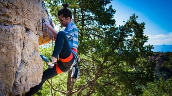 Bouldering αναρρίχηση αναρρίχηση τοίχου βράχος αναρρίχηση χωρίς ασφάλεια