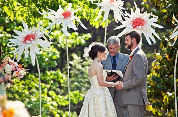 DIY γάμοι μεγάλες ιδέες διακόσμησης λουλούδια γρασίδι