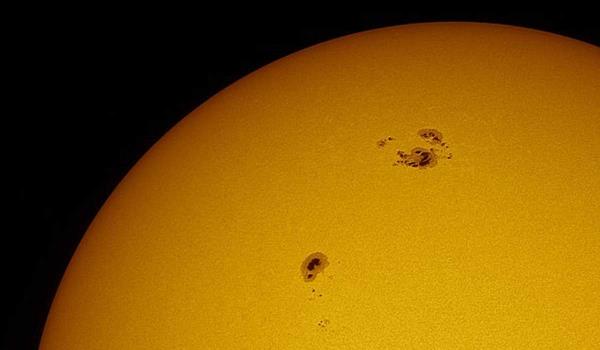 Το Παρατηρητήριο Solar Dynamics της NASA ανιχνεύει τη μεγαλύτερη ηλιακή φωτοβολίδα από το 2017, ηλιακές κηλίδες, σκοτεινά σημεία