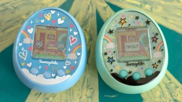 Το Tamagotchi επιστρέφει με νέες λειτουργίες νέες εκδόσεις γενιές μπλε πράσινο