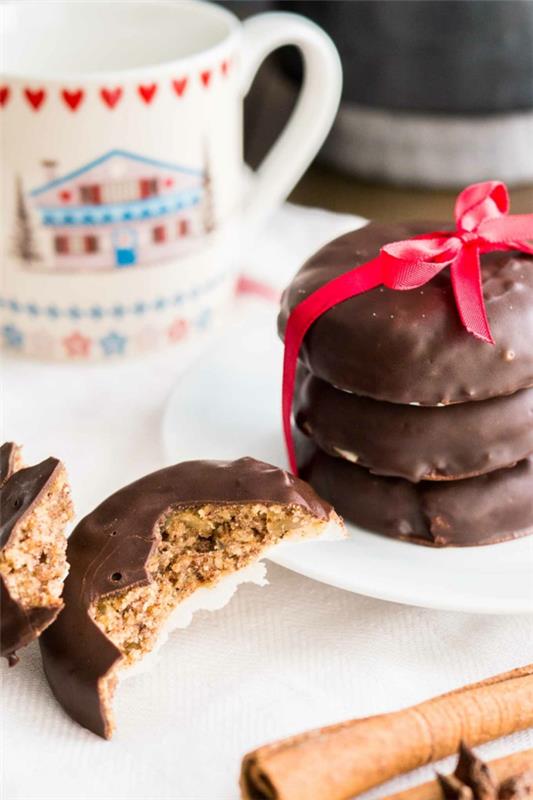 Συνταγή Elisen Lebkuchen akeήστε Νυρεμβέργη Elisen Lebkuchen με γλάσο σοκολάτας