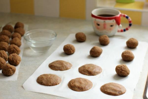 Μορφή συνταγής Elisen Lebkuchen και ψήστε τη Νυρεμβέργη Elisen Lebkuchen