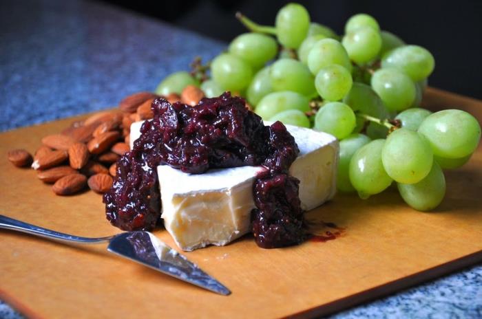 Fig Chutney camembert