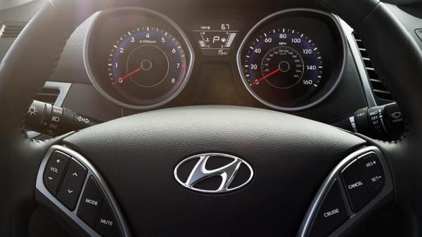 Η Hyundai αναπτύσσει cruise control που μιμείται το στυλ οδήγησής σας. Τιμόνι Hyundai με επιλογές cruise control