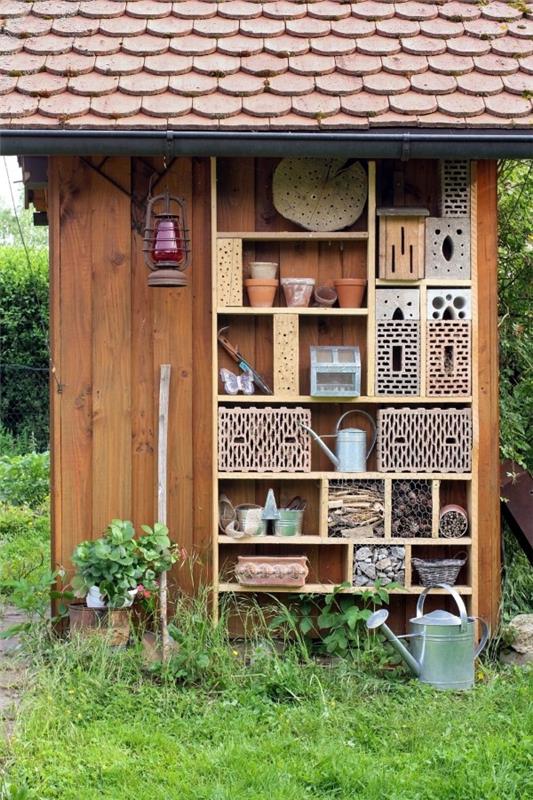 Tinker insect hotel και γεμίστε τον ανοιξιάτικο κήπο με χαρούμενα ποσά από το diy house του κήπου