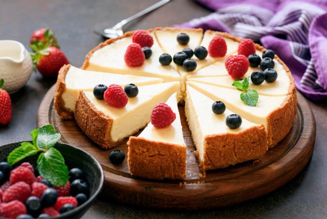 Cheesecake υπέροχο, υπέροχο γλυκό με μούρα, η απόλυτη απόλαυση για τον ουρανίσκο