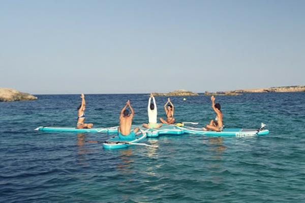 Οι συμβουλές SUP γιόγκα διατηρούν την ισορροπία στο νερό