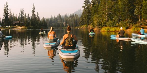 SUP Yoga Tips Nature Yoga εξασκηθείτε στο stand-up κωπηλασία