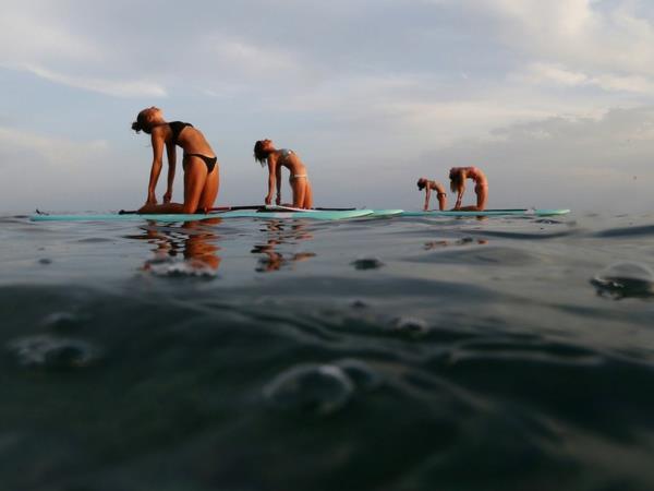 SUP συμβουλές γιόγκα με ασκήσεις γιόγκα paddleboard