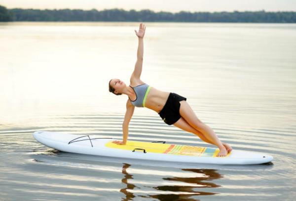 SUP γιόγκα συμβουλές paddleboard γιόγκα πρακτική εξισορρόπηση