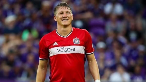 Ο Schweinsteiger τερματίζει την επαγγελματική του καριέρα συγκινητική ανάρτηση στο Twitter παθιασμένο κοινό του παίκτη