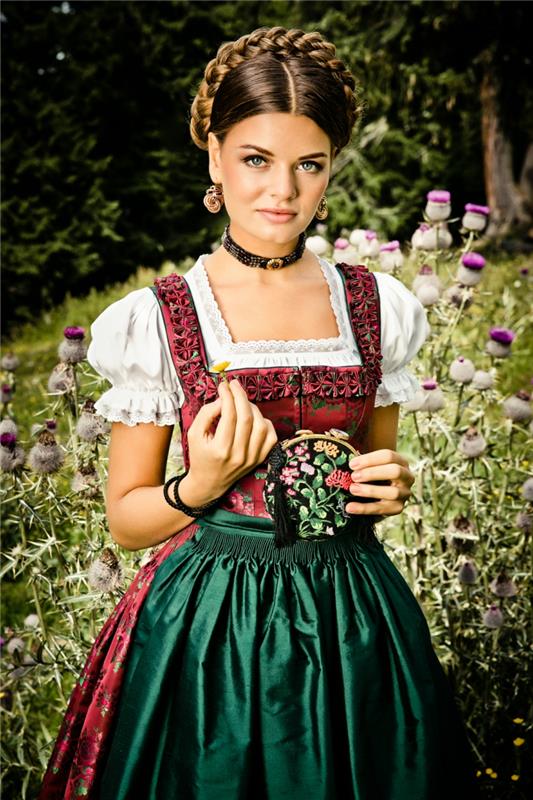 Η Trachtenmode Dirndl αγοράζει πύλες φθηνών καταστημάτων