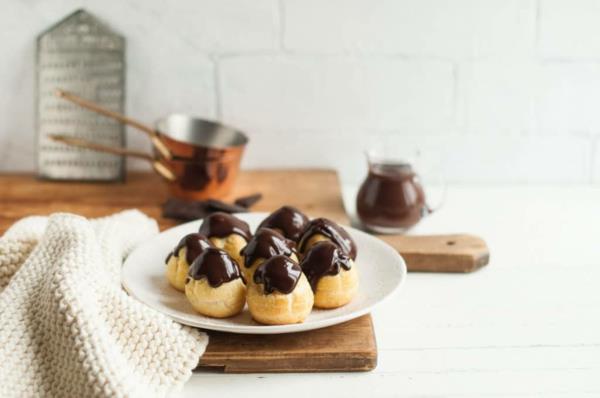 Κρέμα σφολιάτας συνταγή Profiteroles γλυκά αρτοσκευάσματα Ιδέες για πασχαλινό γλυκό