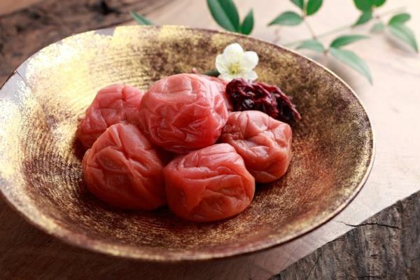 αλκαλική τροφή umeboshi αποτοξίνωση σώματος