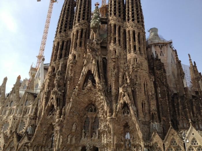 barcelona αξιοθέατα sagrada familia καθεδρικός ναός γοτθικά