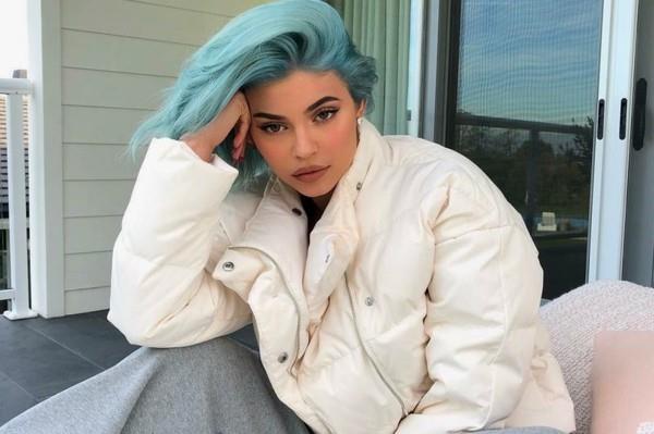 μπλε μαλλιά kylie jenner 2019