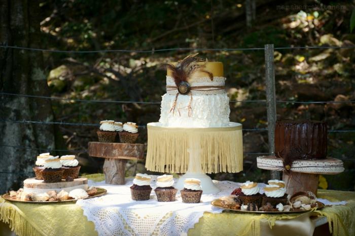 boho cake hocheit tier cake με φτερά