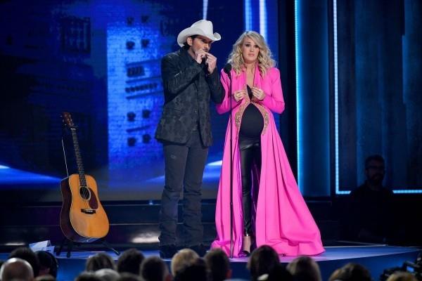 cma 2018 με Carrie underwood