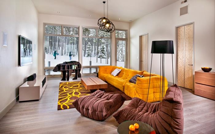 δροσερά έπιπλα σαλόνι κίτρινος καναπές καφέ πολυθρόνες