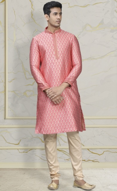 Modiškas dizaineris Kurta Form Manyavar