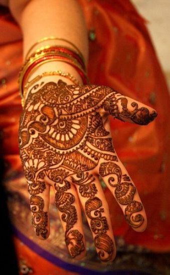 Red Hot Dulhan Mehandi Tasarımları