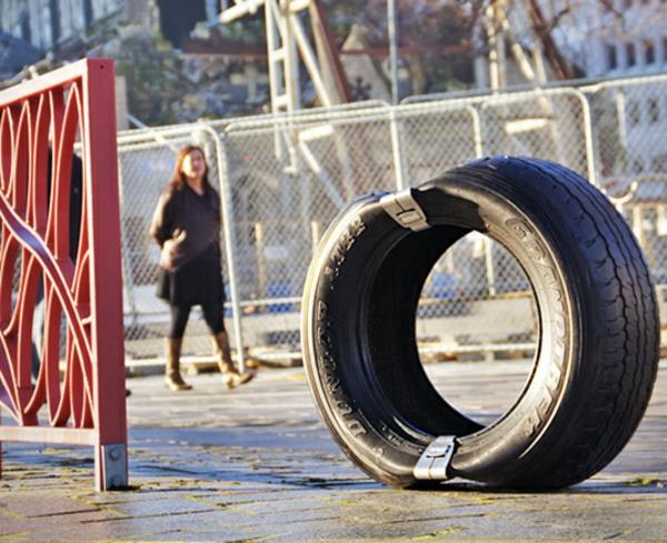 Δημόσιο μοντέρνο καθιστικό κατασκευασμένο από σχεδιασμό ελαστικών