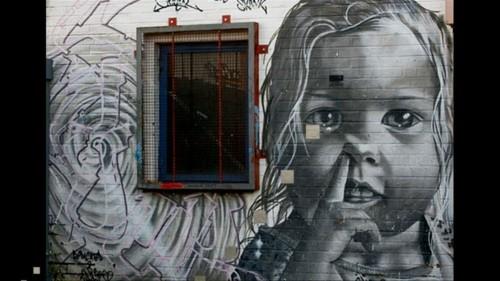 γκρι baby face street art