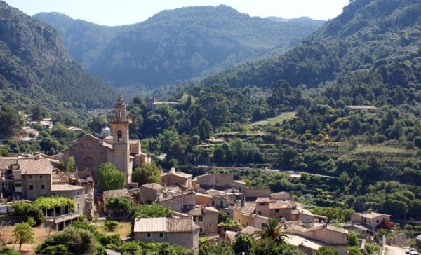 Μαγιόρκα διακοπές βορειοδυτικά Valldemossa πόλη