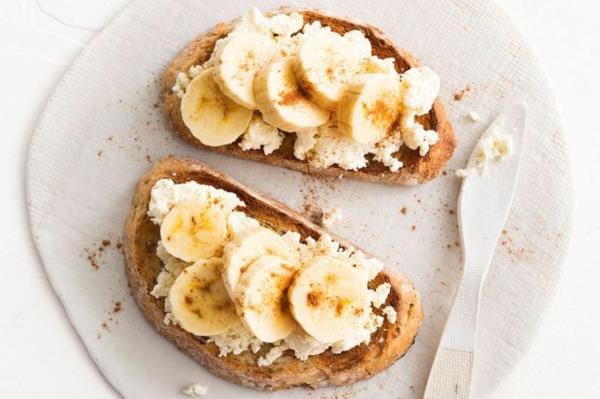 γρήγορες ιδέες για πρωινό ricotta μπανάνα τοστ