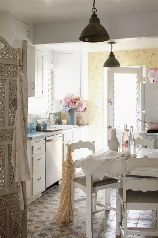 shabby chic κουζίνα φωτεινή επίπλωση ρομαντικό χάρισμα