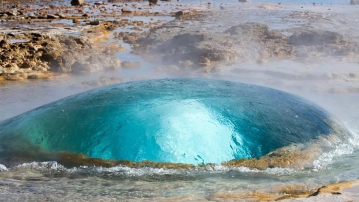 strokkur geiser island