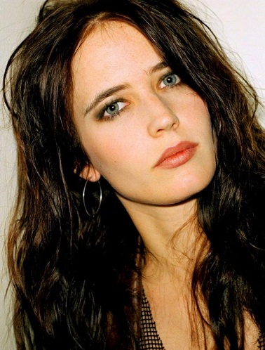 Eva Green be makiažo 2